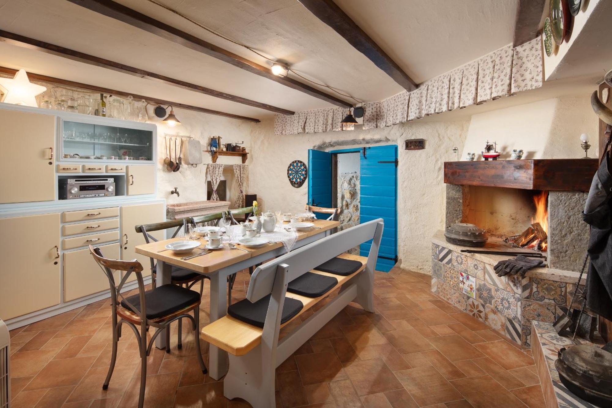Mondinica Heritage House - Heated Pool Dobrinj 外观 照片