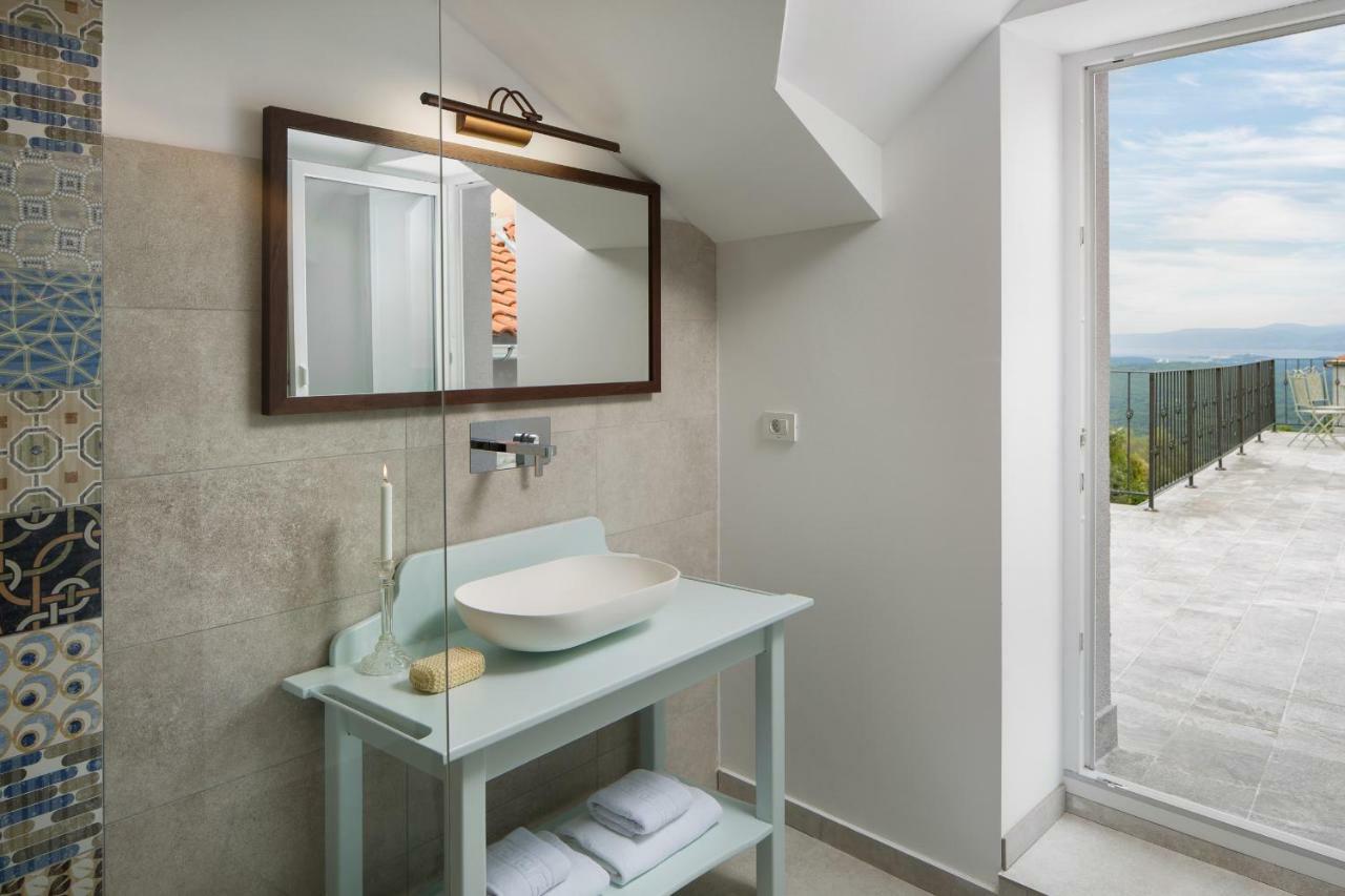 Mondinica Heritage House - Heated Pool Dobrinj 外观 照片