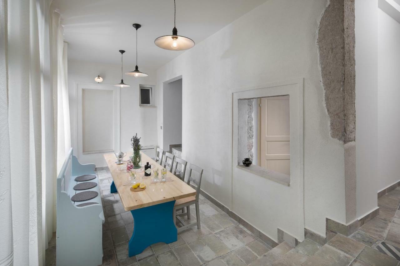 Mondinica Heritage House - Heated Pool Dobrinj 外观 照片