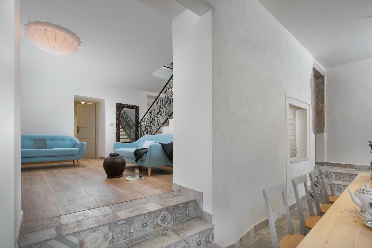 Mondinica Heritage House - Heated Pool Dobrinj 外观 照片